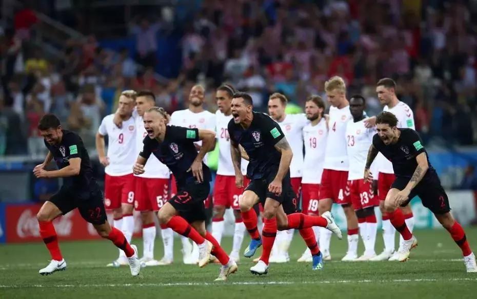 当克罗地亚进球全场欢呼,克罗地亚进球脱下球衣