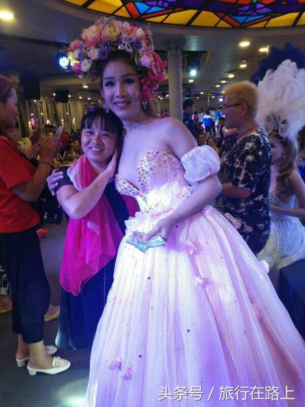 来泰国不看人妖就太亏了，原来人妖只有40岁寿命