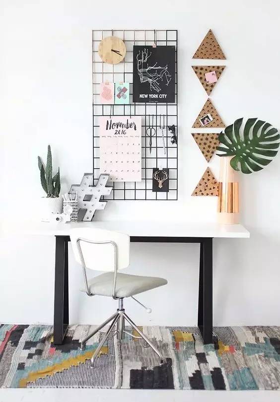 这个贵阳妹子把铁丝网挂在墙上，隔壁邻居看了都在学她