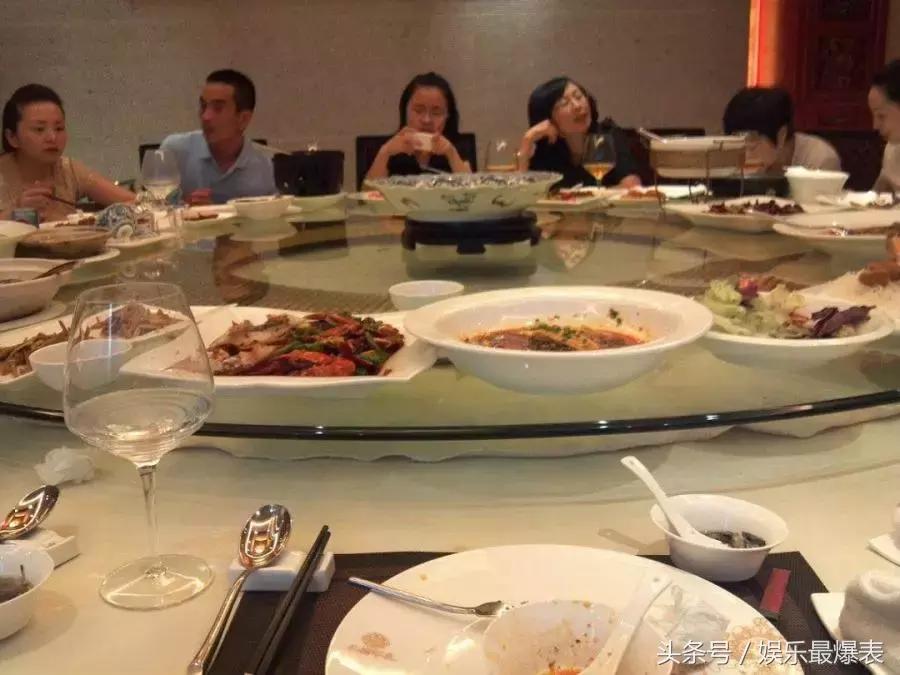 朋友主动借钱给你怎么高情商回复,刚认识的朋友借钱怎么高情商回复