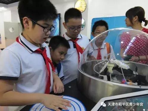 第四届“科技伴我成长——走进和平区机器人体验馆”和平区青少年科技夏令营开营啦！