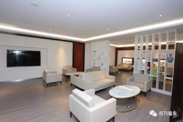 打造新高尚精致主义上海东昌红旗体验中心开业