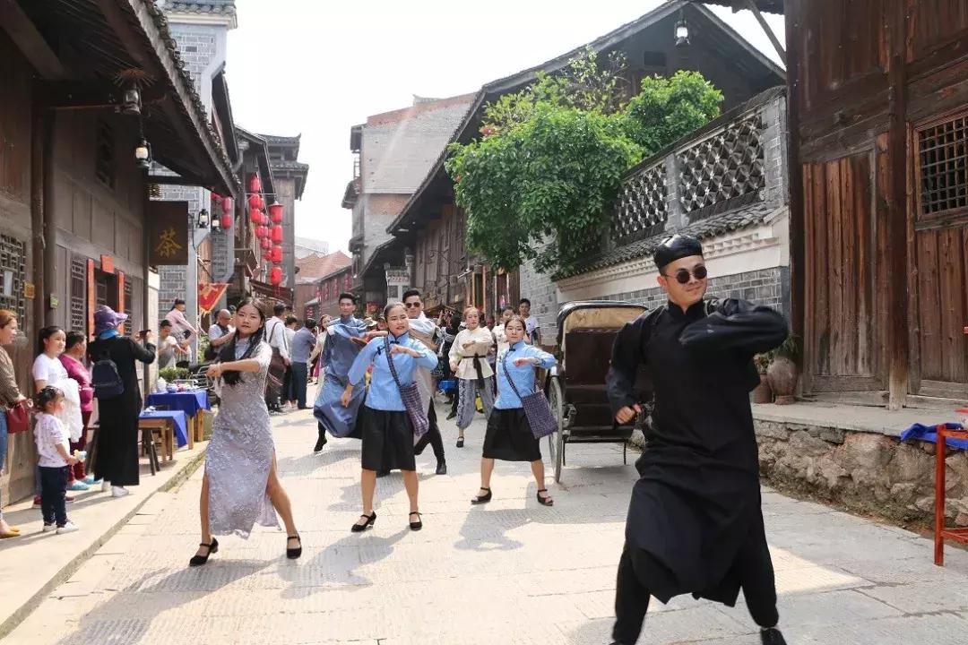 盘点四首超燃的世界杯主题曲,盘点最劲爆的足球世界杯主题曲