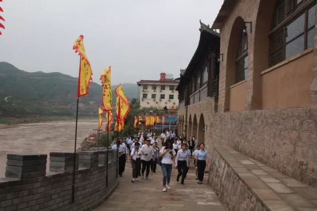 壶口古渡口小镇视频,黄河口文化艺术城集市