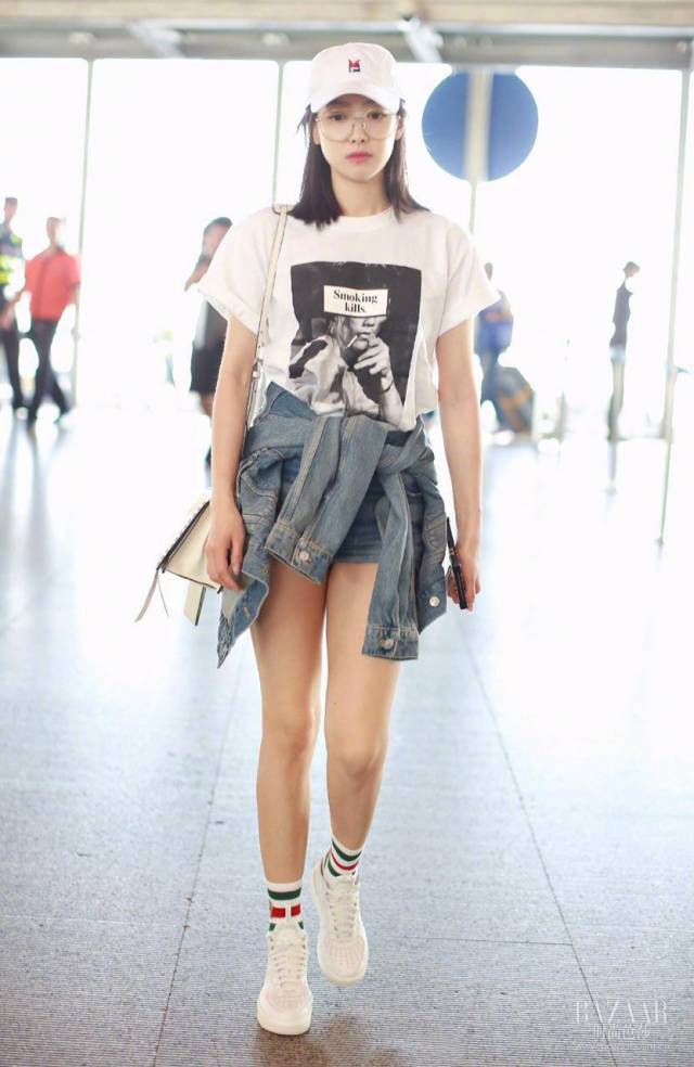 oversizetee穿搭,教你几种白tee的时尚穿法