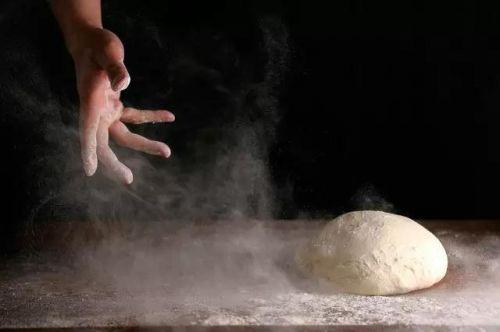 原麦山丘如何在激烈的市场竞争中脱颖而出|花万里品牌策划