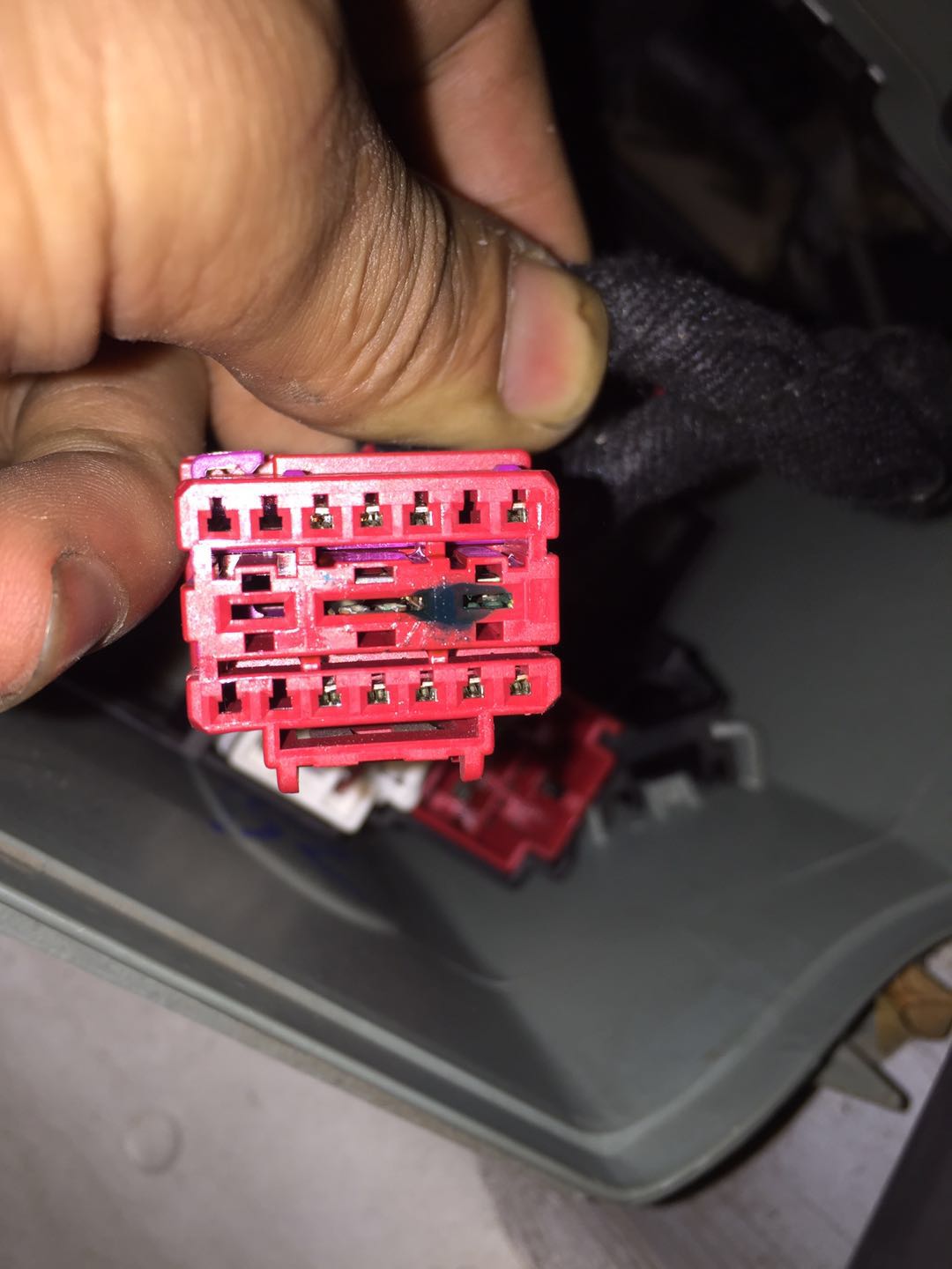 奥迪q5停放很久感觉还没熄火,奥迪q5停在坡上难启动