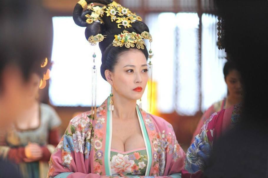 唐朝女人穿衣服的样子,大唐女性穿衣