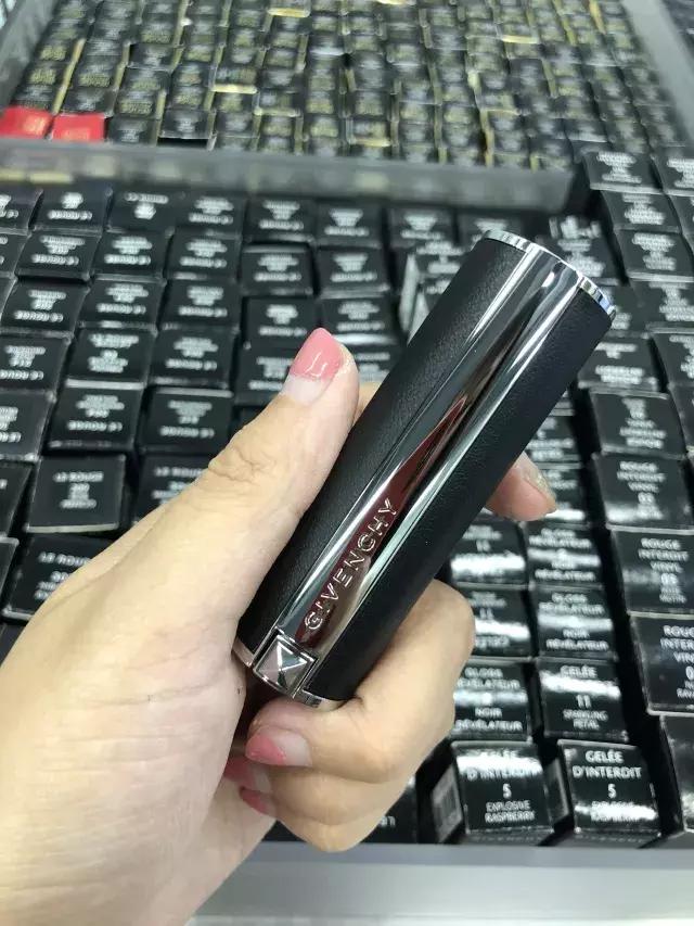 魔都这家网红美妆店竟然能买到万年断货王,价格比免税店还低?