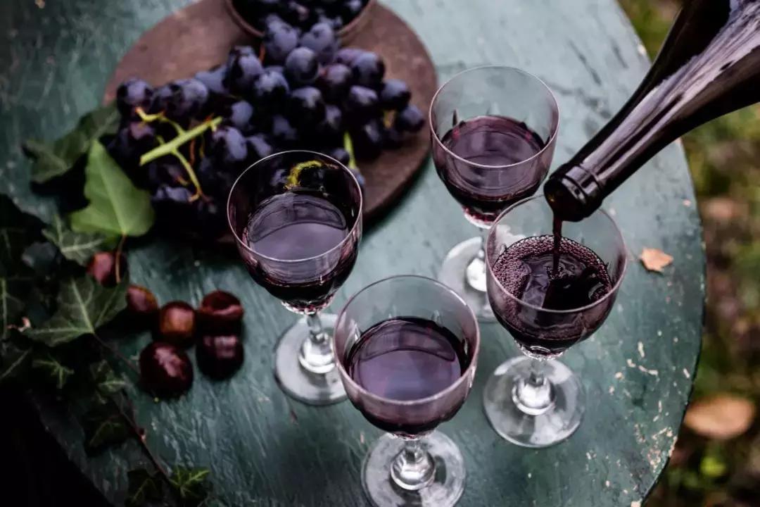 足球每日三道硬菜推荐,足球十大必吃美食