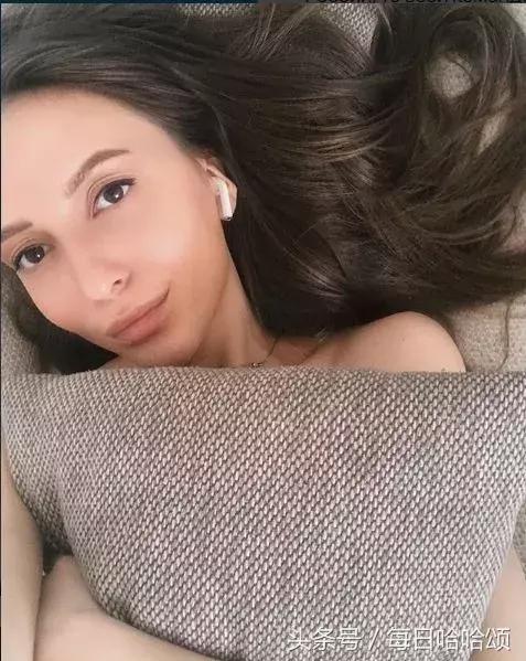 俄罗斯足球女裁判,足球魔鬼身材的女裁判