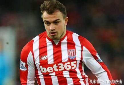 足球球员经典庆祝动作摸胡子,脱衣庆祝进球的球员