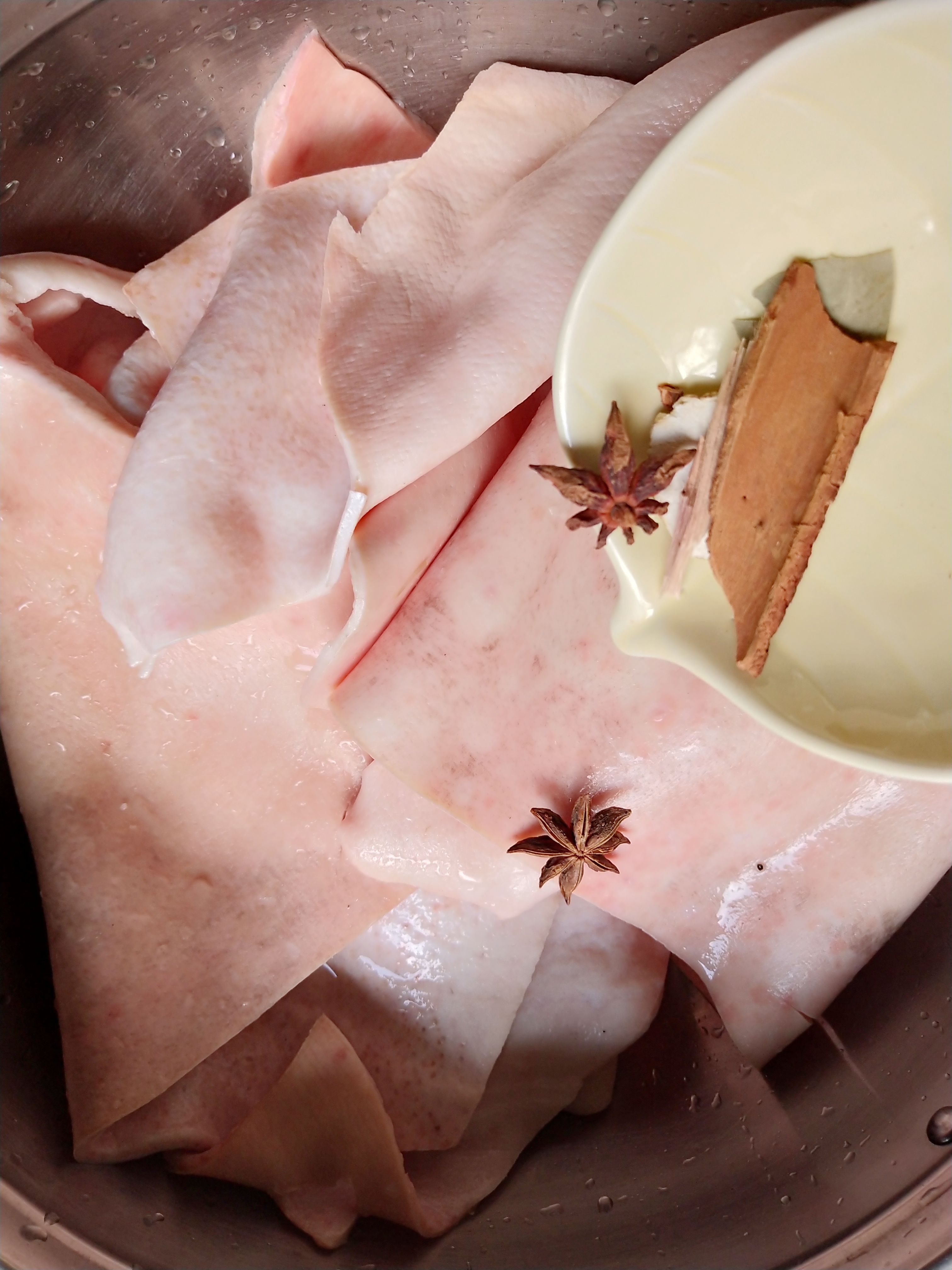 猪皮怎么做才软烂不硬,猪皮怎么处理才能脆脆的