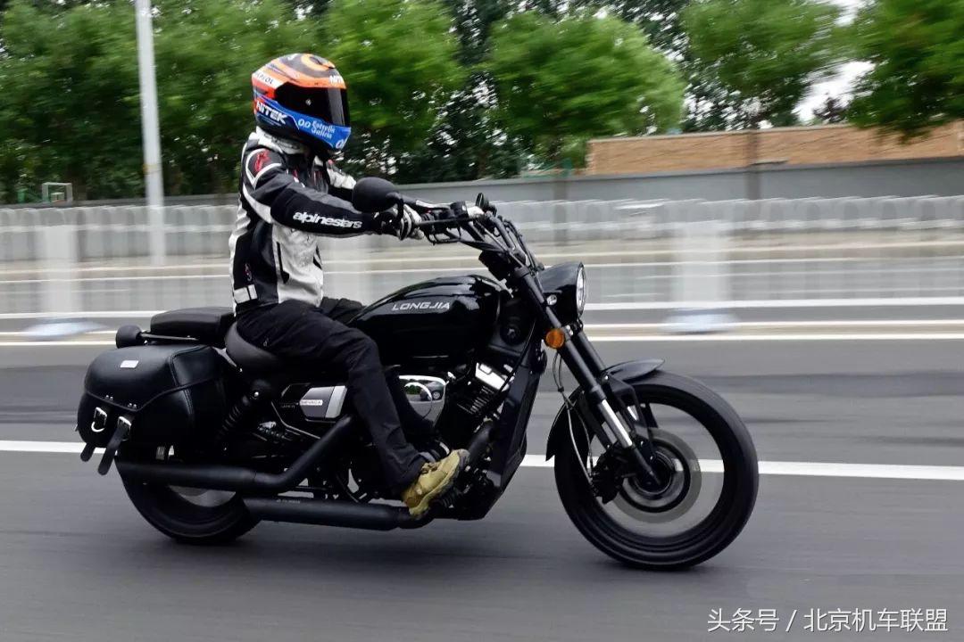 龙嘉v途250复古摩托车测评,龙嘉v途250只有五个档位吗