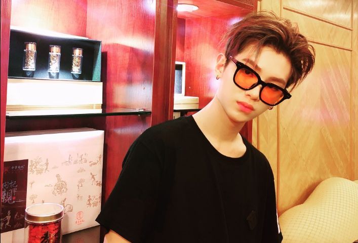 Justin更博发游泳视频，下水姿势遭“嫌弃”，粉丝喊话：双腿并拢