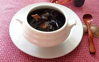 女人老是腰胀酸是怎么回事,女人总是腰酸胀是怎么回事