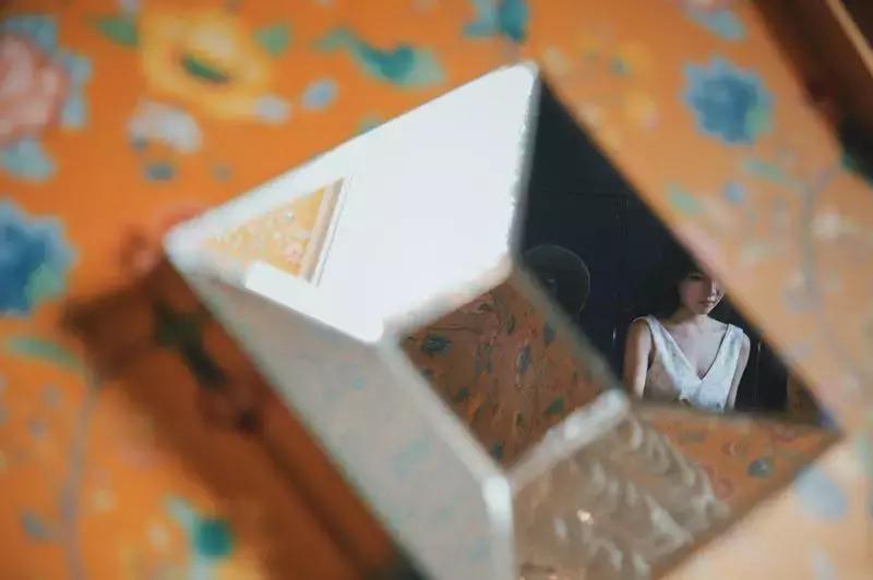 90后粉色少女艺术家与新锐主厨激情碰撞,生猛如鲜肉,却大有玄机