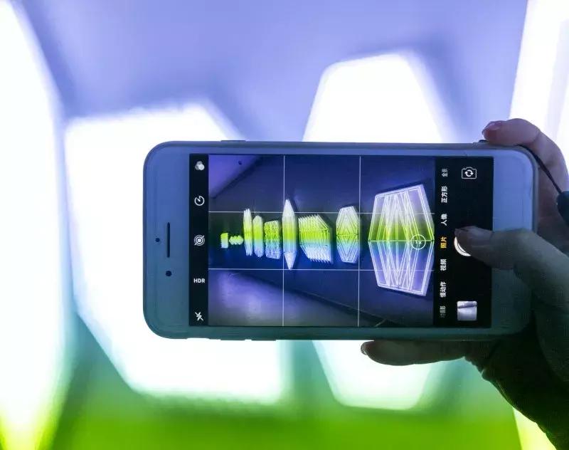 GUCCI出马桶了？纽约爆火的出厂设置展来魔都了，首日就1w人打卡