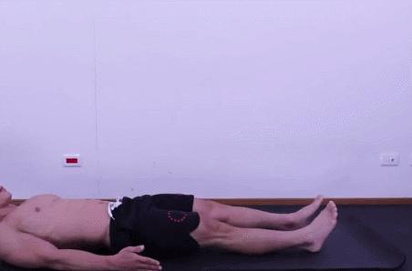 在家用瑜伽垫怎么练腹肌动作,瑜伽垫健身动作腹肌怎么练好看