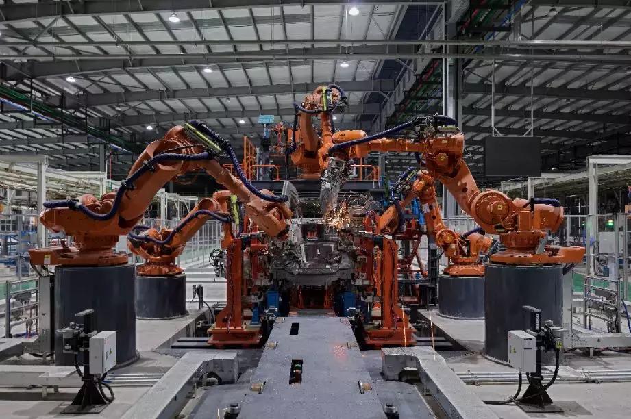 哪吒新能源汽车现在怎么样了,哪吒造车新势力都是谁代工的