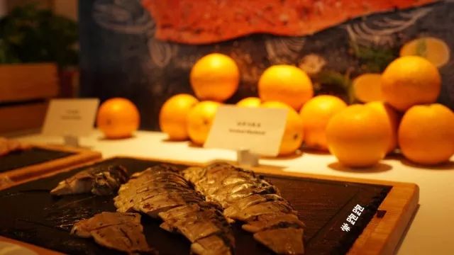 将酒店建在五里河体育场旧址这个希尔顿酒店可不止是个足球迷