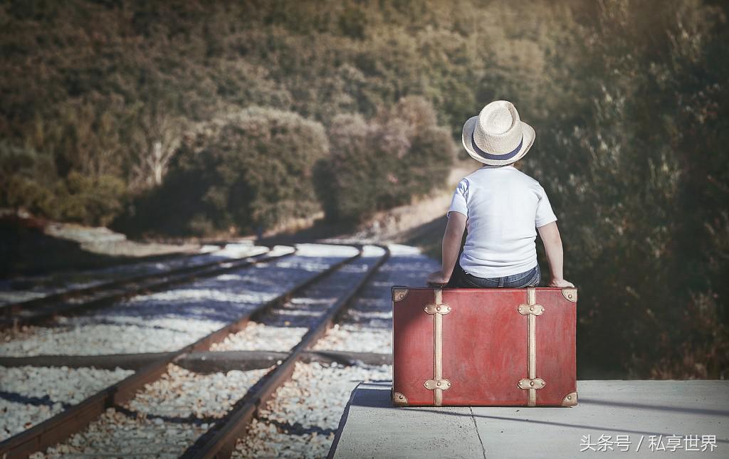 旅游行李箱的必备清单,夏季旅行带哪些行李比较好