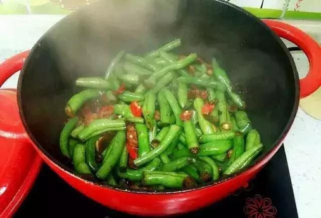 豆角炒不咸怎么办,豆角炒菜不熟怎么处理