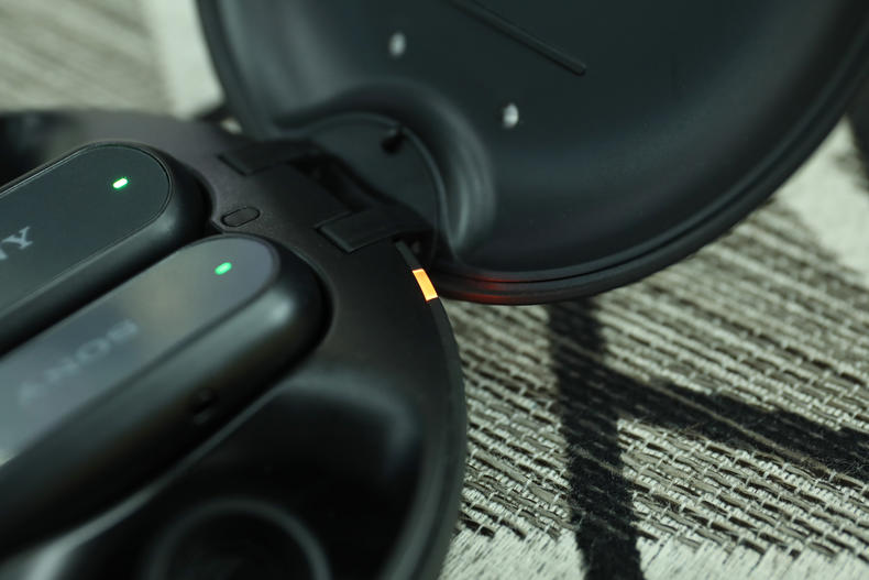 「小蟹寻声」索尼耳机的新尝试，“双重聆听”是一种怎样的体验？