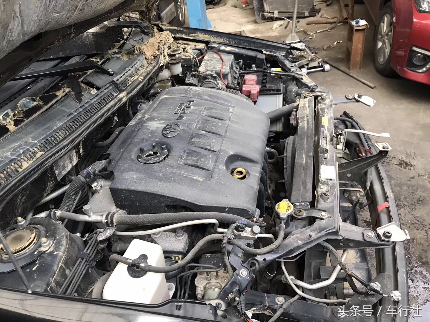 丰田花冠ex前杠拆解,丰田花冠ex拆车件