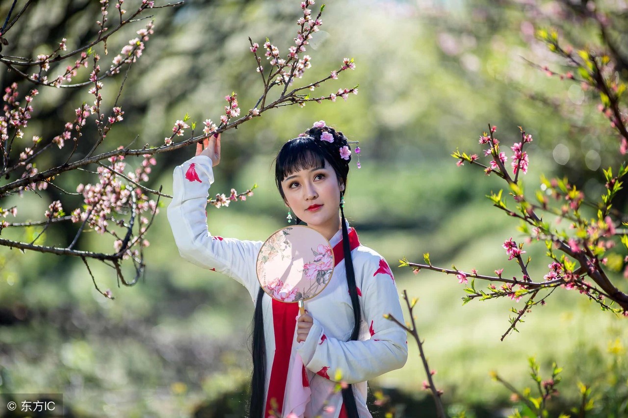 涓勾浜哄凡缁忔椿鎴愪竴閮ㄨタ娓歌,涓勾娲绘垚浜嗕竴閮ㄨタ娓歌