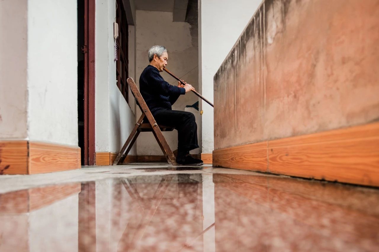 一个失业大叔，用1500元拍下自己幸福的父母，豆瓣9.2分！