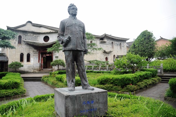 腾冲凤凰宝集泡温泉,腾冲民宿泡温泉推荐