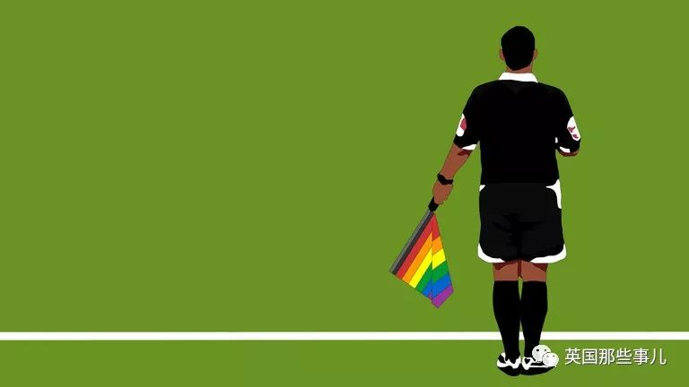 粉粉的裁判举止夸张，笑点满满，然而他却承受着巨大的委屈