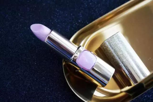 女神们最爱的口红颜色有哪些？这种动人心魄的红瞬间秒杀一切！