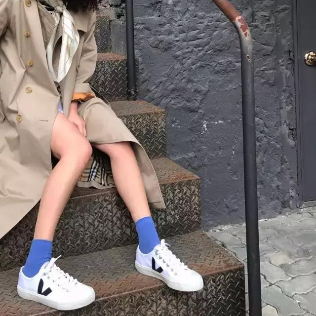 夏天不热小白鞋怎么穿舒服,夏天怕热穿什么鞋子好呢