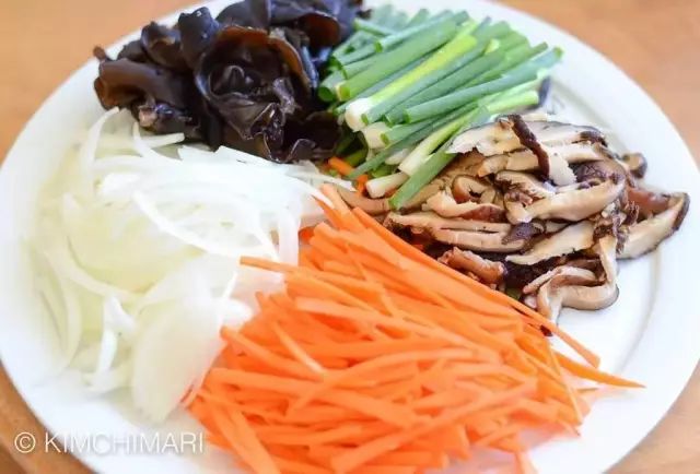 木耳怎样泡发又软又好吃,木耳怎么泡营养最丰富