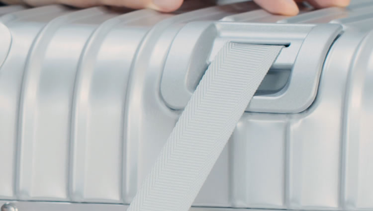 大牌捉妖记｜锯开了一个全新的RIMOWA箱子才知道正品值钱的真相