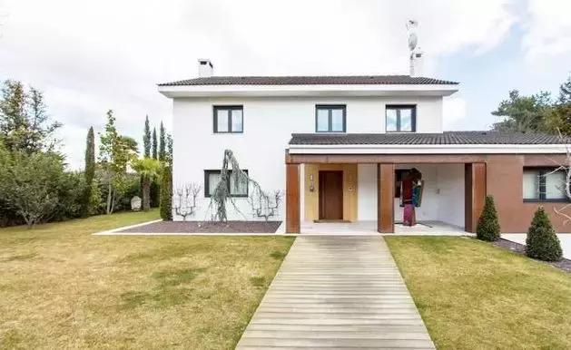 梅西和c罗的房子长啥样,c罗梅西内马尔以前的家