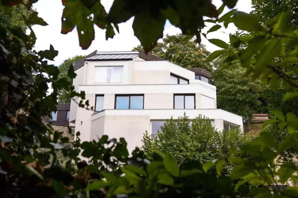 梅西和c罗的房子长啥样,c罗梅西内马尔以前的家