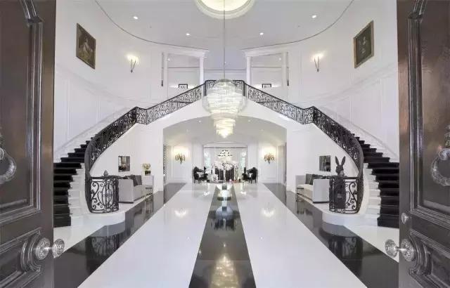 梅西和c罗的房子长啥样,c罗梅西内马尔以前的家