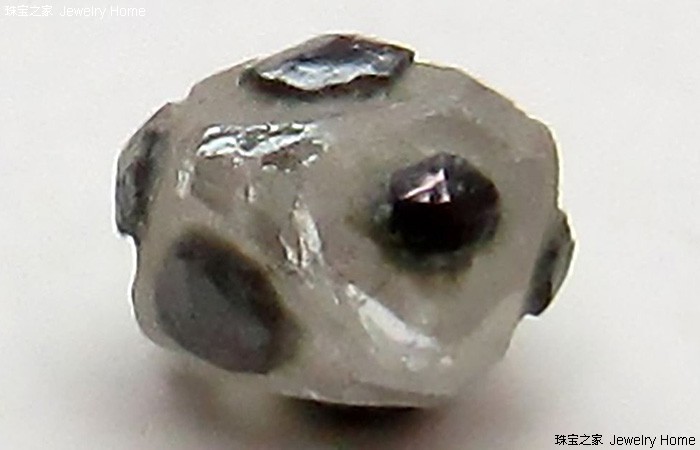 世界杯暂告段落，足球钻石来凑热闹！