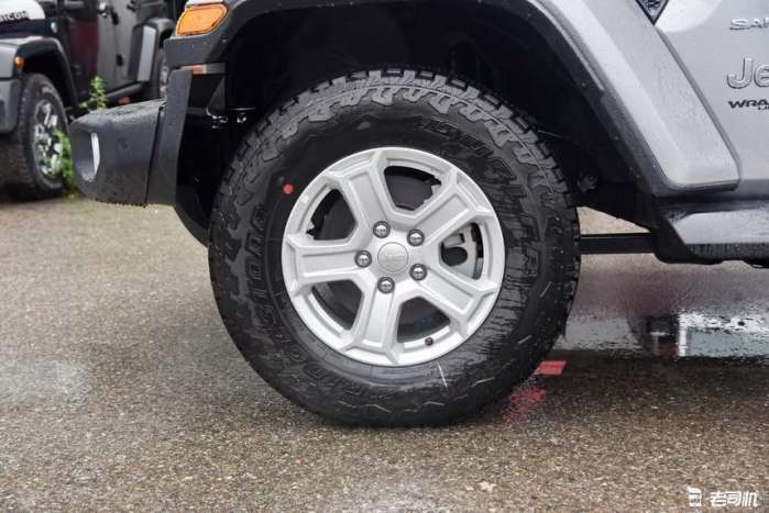 越野能力大g出色还是普拉多出色,普拉多陆巡越野性能