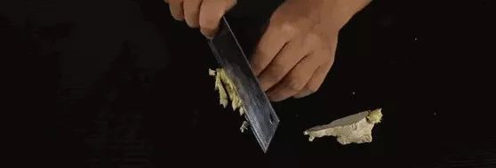 手上长小水泡需不需要把它挑破,夏天手上起小水泡吃什么中药治疗