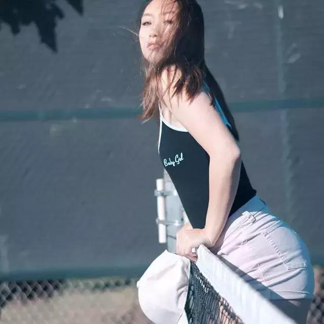 面对镜头不自然怎么克服,拍照怎么让自己更有镜头感