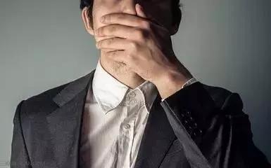 老板叫员工去买烟被开除,老板叫两个员工买烟