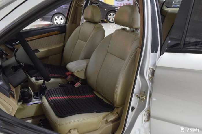 雪佛兰和大众polo对比,雪佛兰最新款省油微型车