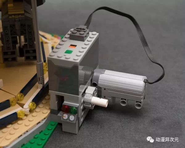 乐高两层旋转木马,乐高旋转木马的内部结构