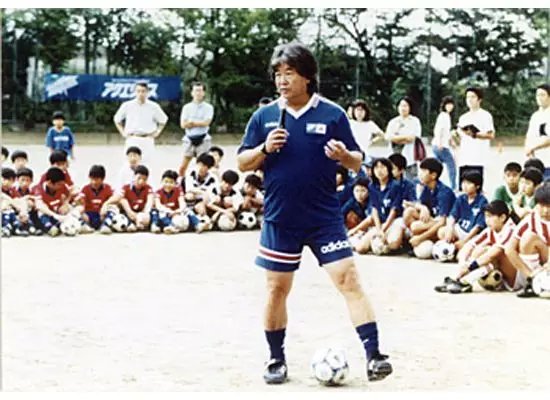 世界杯尘埃落定，让他带你重温绿茵激情！