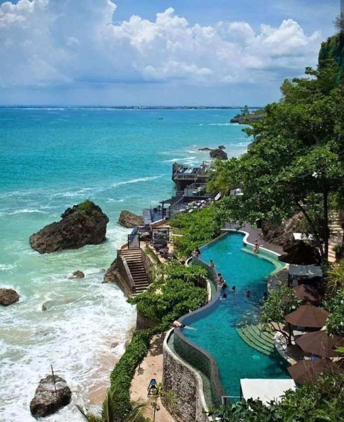 巴厘岛买什么口红便宜,巴厘岛旅游攻略住宿价格