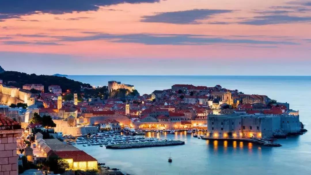 克罗地亚球迷赛后欢庆,克罗地亚首都球迷欢庆胜利